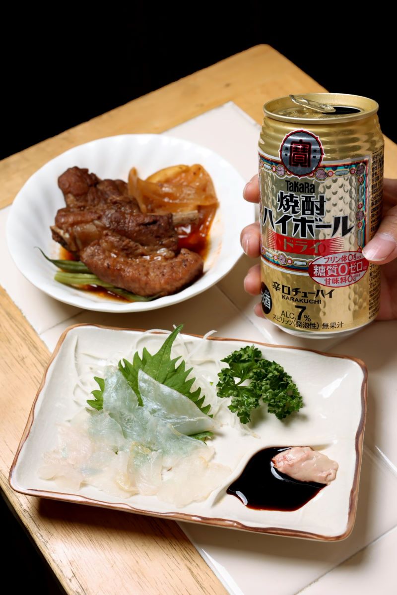 「旬の食材で季節を感じてほしい」と太さんが腕を振るう料理に焼酎ハイボールは抜群の相性だ