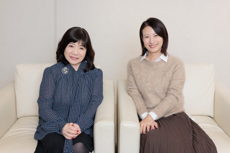 放送作家の山田美保子氏（左）とフリーアナウンサーの馬場典子氏が対談