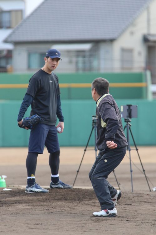 鴻江寿治氏の指導を受ける田嶋大樹