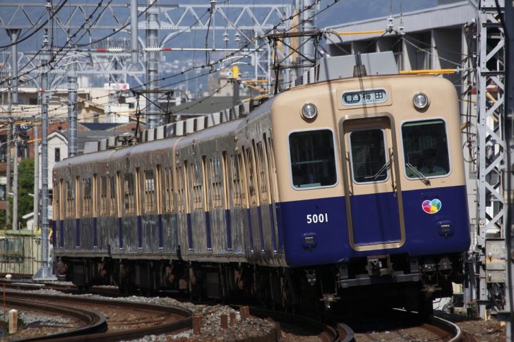 一見普通の電車だが…