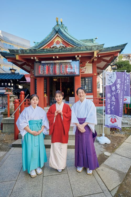 吉原神社（東京都台東区千束3-20-2）／吉原遊郭の5つの稲荷神社と遊郭に隣接する吉原弁財天が合祀された神社（撮影／小倉雄一郎）