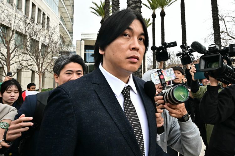 禁錮4年9か月、賠償金約28億円などの量刑を言い渡された水原被告（時事通信フォト）