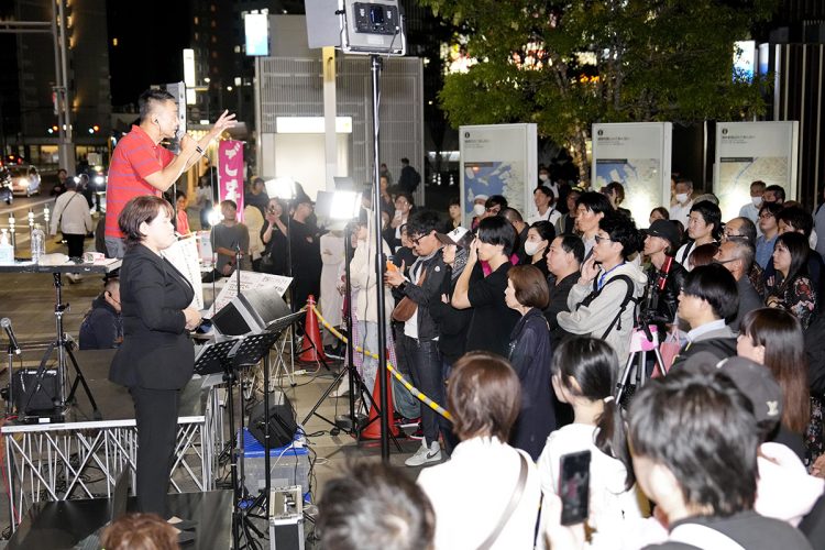 30～50代がメインの支持層。山本氏の演説に熱狂するという（写真／共同通信社）