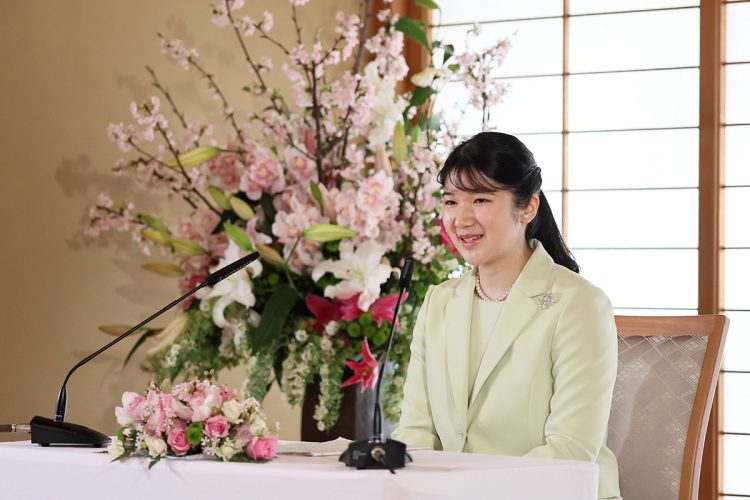 3年前に成年会見に臨まれた際の愛子さま（2022年3月、東京・千代田区。写真／時事通信）