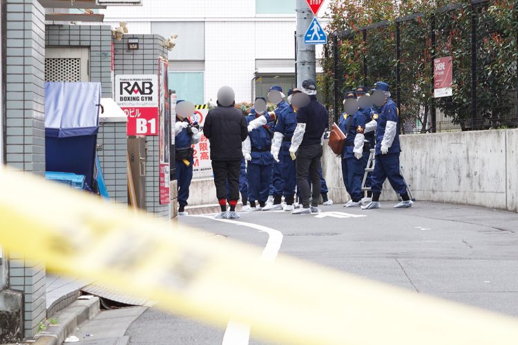 犯人の男は不気味にたたずむ姿が目撃されていた