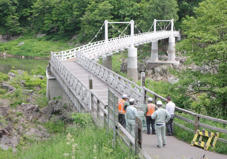 殺害現場となった神居大橋（時事通信フォト）