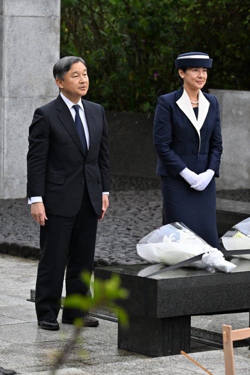 日帰りで小笠原諸島の硫黄島を訪問された（2025年4月。写真／JMPA）