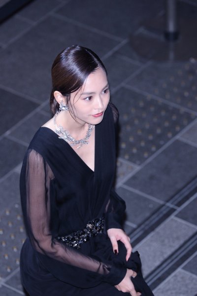 桐谷美玲 シースルードレスの艶やかな 絶景写真 Newsポストセブン Part 2